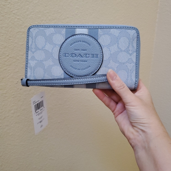 Coach Dempsey Large Phone Wallet In Signature Jacquard Witn Stripe And C… - Picture 12 of 13